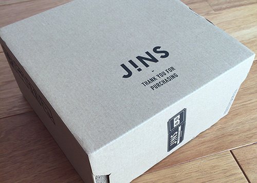 JINSのメガネが5日目で届きました。こんな箱で届きました。